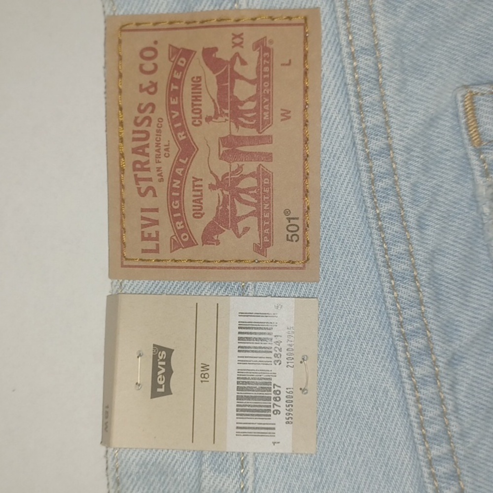 Levi's 501 Button-Fly Shorts Size-18W NWT - Picture 4 of 5